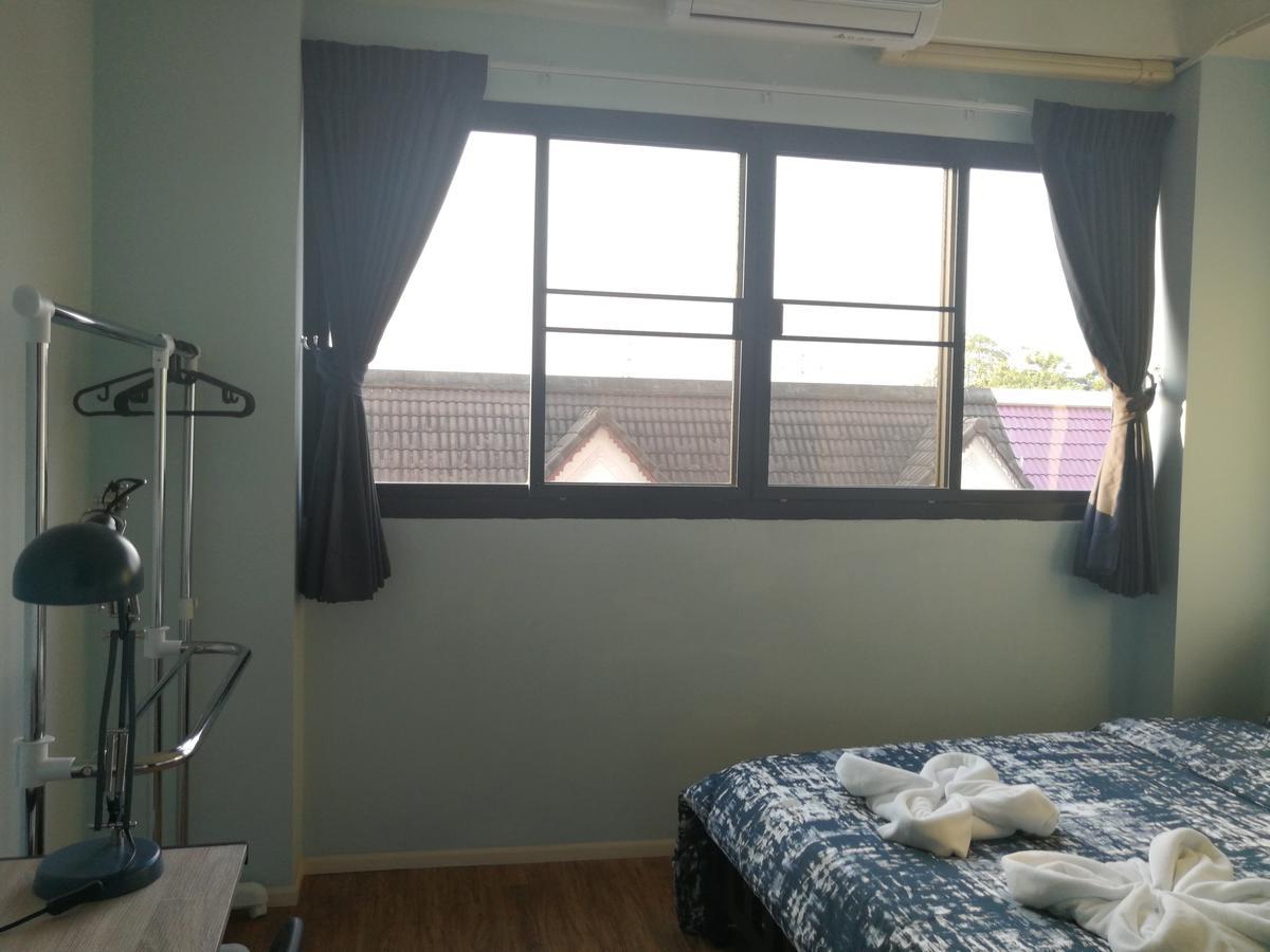 Wj Hostel Bangkok Exterior photo